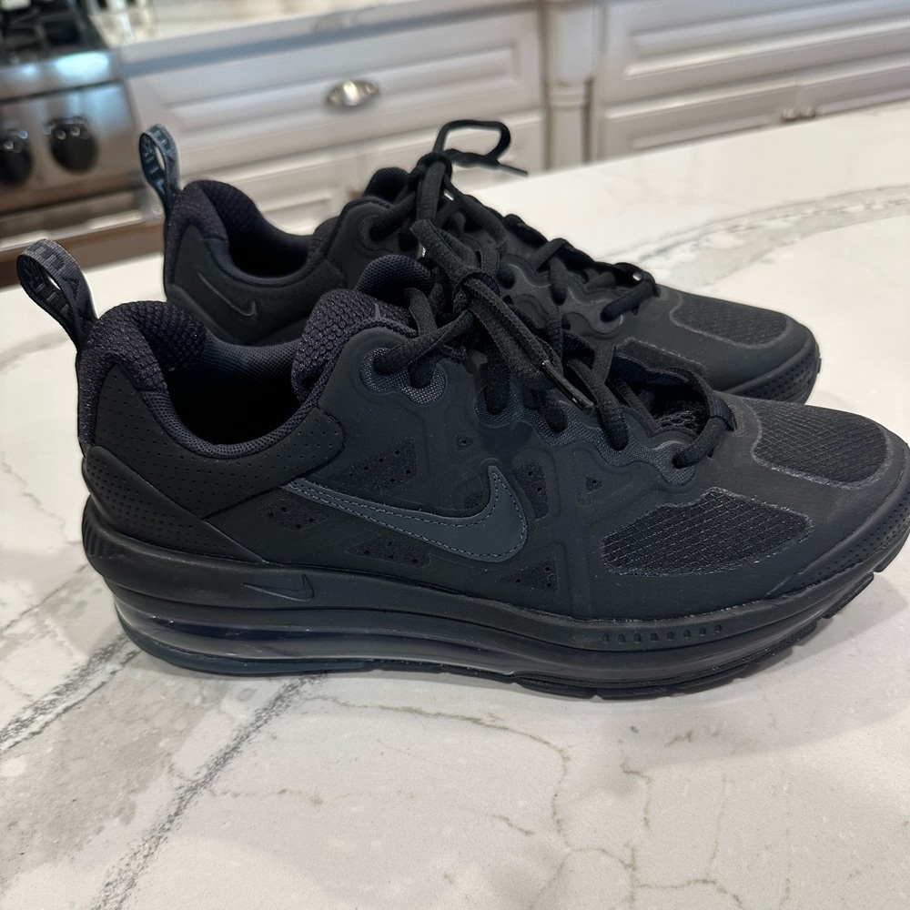Nike Air Max Genome Sneakers